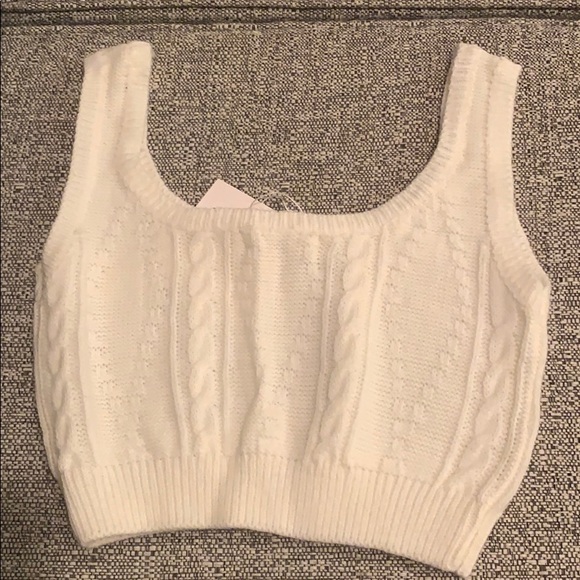 Two Piece Creme Set - Picture 2 of 4